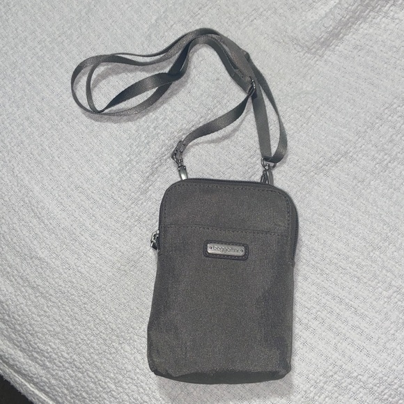 Like new BAGGALLINI Crossbody bag. - Picture 1 of 13